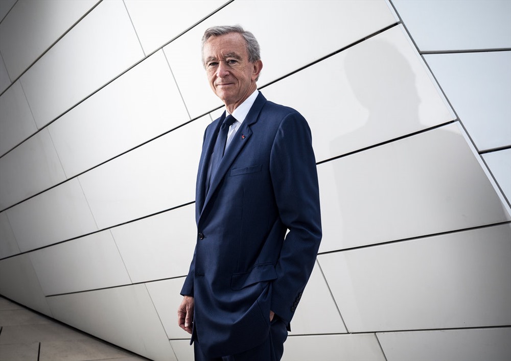 Hiện vị CEO này đang nắm giữ một nửa cổ phần của LVMH, và đồng thời sở hữu 97% cổ phần của Christian Dior. Ảnh: The New York Times