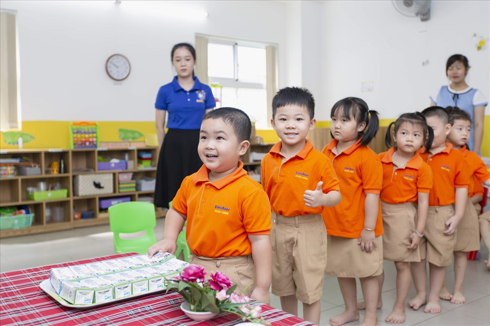 Chương trình Sữa học đường triển khai luôn luôn bắt đầu từ bậc học mầm non để cung cấp đầy đủ chất dinh dưỡng cho những “mầm xanh” thật khỏe mạnh, vững vàng lớn lên cùng năm tháng.