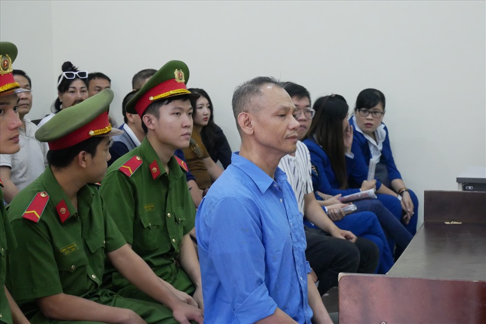 Bị cáo Lê Phú Cự bị đưa ra xét xử với tội danh “Hiếp dâm”