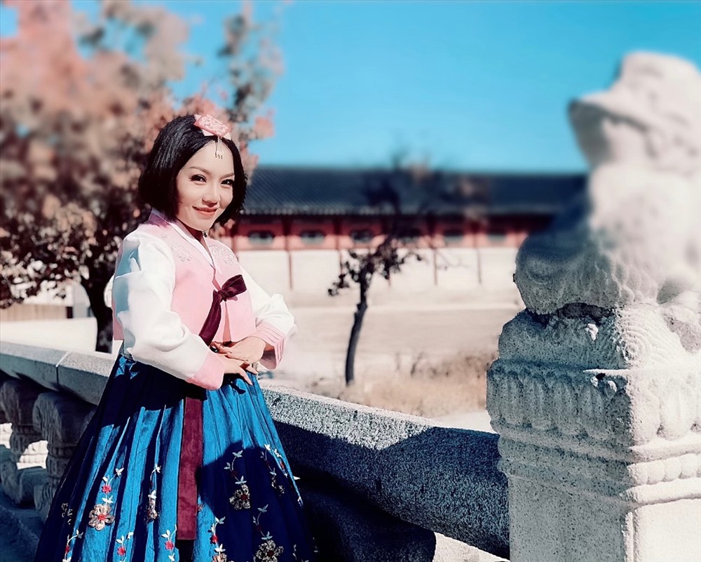 Thái Thuỳ Linh xinh đẹp trong bộ đồ truyền thống của Hàn Quốc. Ảnh: NVCC.