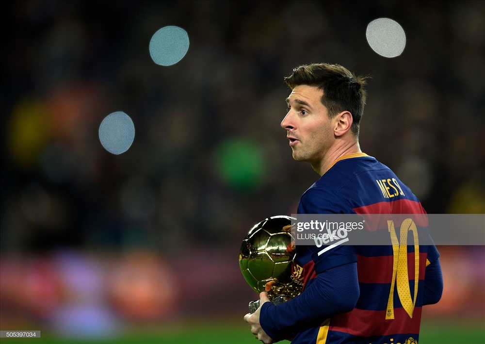 Sẽ là Bóng vàng thứ 6 nếu Messi được vinh danh ở Paris đêm 2-12. Ảnh: Getty