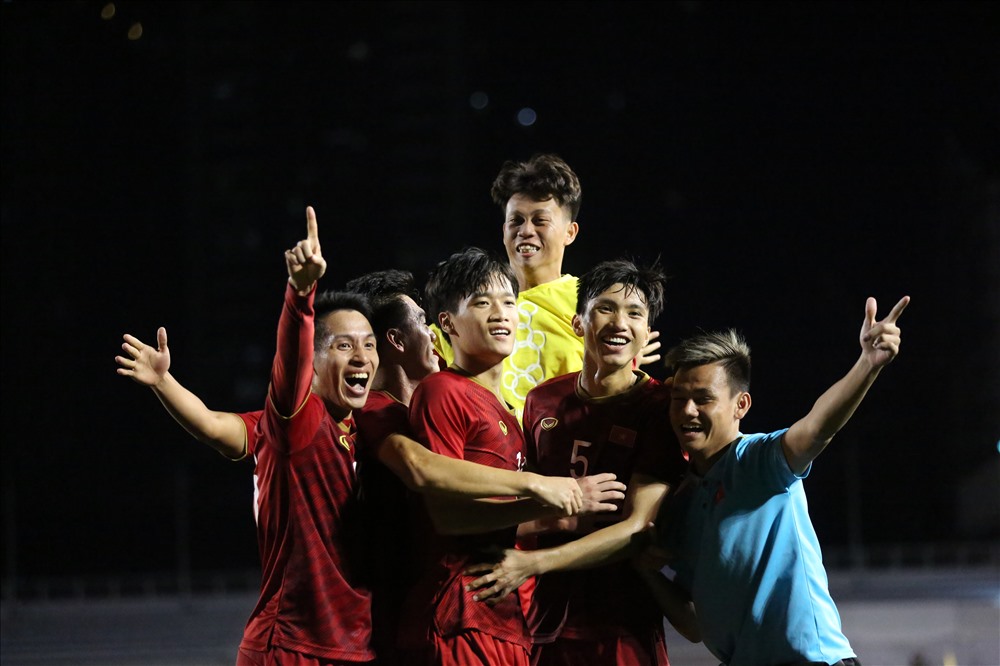 Với bàn thắng quan trọng của Hoàng Đức vào lưới Indonesia, U22 Việt Nam đang rộng cửa đi tiếp tại bảng B bộ môn bóng đá SEA Games 2019. Ảnh: HOÀI THU