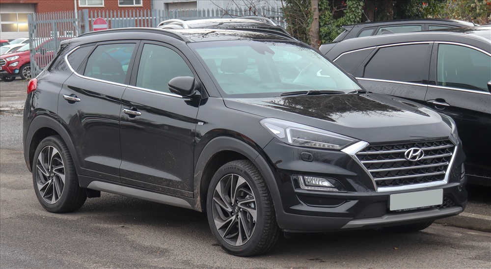 Chiếc Hyundai Tucson màu đen do CLB cấp cho Công Phượng. Ảnh ST.