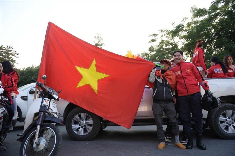 Dàn mô tô “khủng” cổ vũ tuyển Việt Nam. Ảnh: Sơn Tùng.