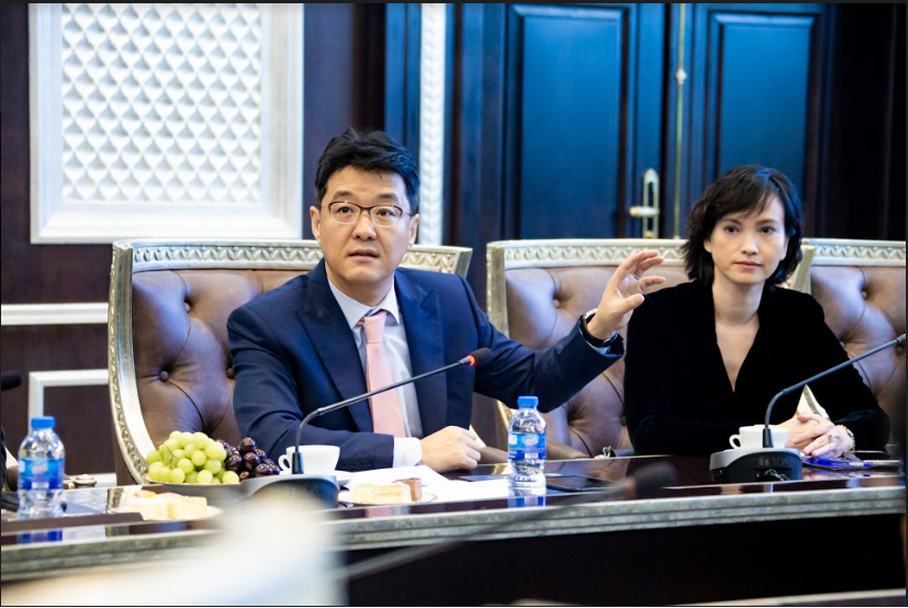 Ông Suh Kyung Wook – Tổng giám đốc Samsung Vina Electronic đánh giá cao những sản phẩm bất động sản Tập đoàn Sunshine Group đang triển khai.