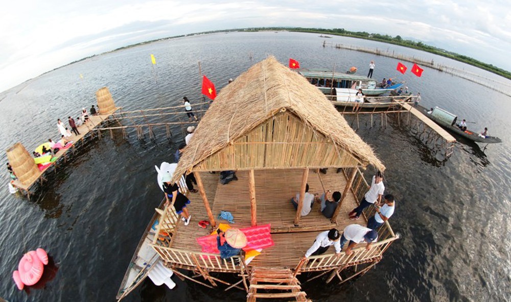 Huyện Phú Vang cần nhiều dịch vụ trải nghiệm phá Tam Giang hơn nữa.