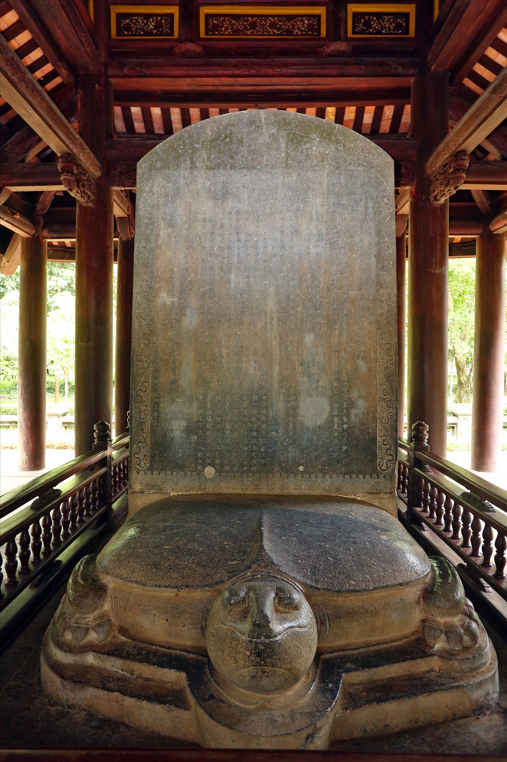 Khu di tích Lam Kinh còn lưu giữ khá nhiều bia cổ, nổi bật nhất là bia Vĩnh Lăng.