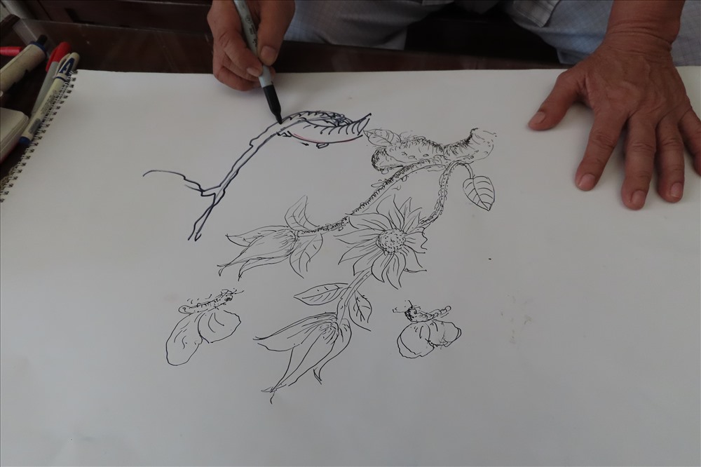 Tận mắt xem cách tạo 1 tác phẩm tranh độc đáo ở làng nghề trăm tuổi