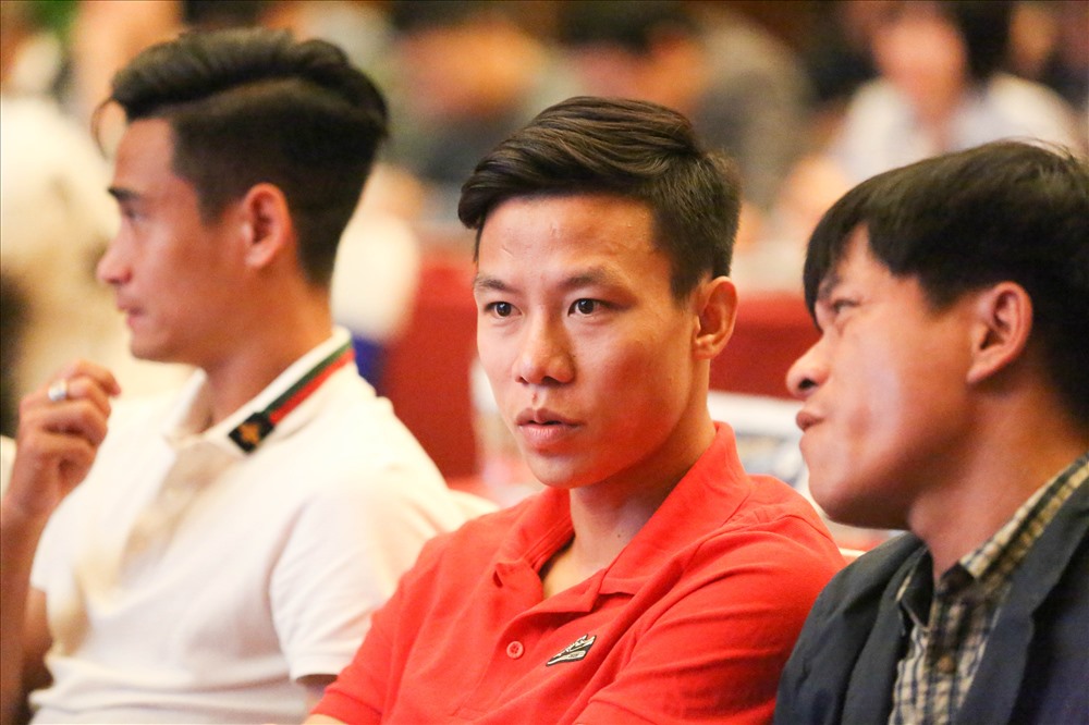Đội trưởng đội tuyển Việt Nam, Quế Ngọc Hải cũng có mặt tham dự lễ bốc thăm giải đấu. Ảnh: HT