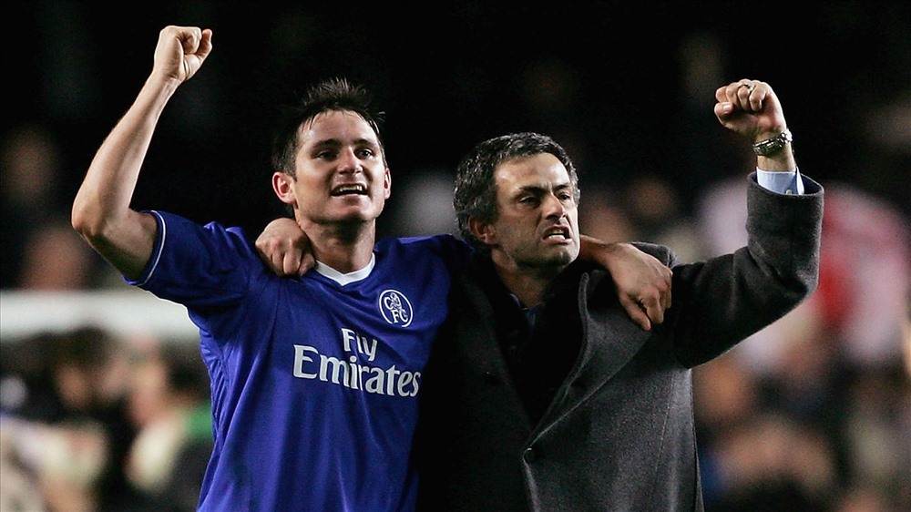Mourinho và Lampard thời còn chung một màu áo. Ảnh: Goal.