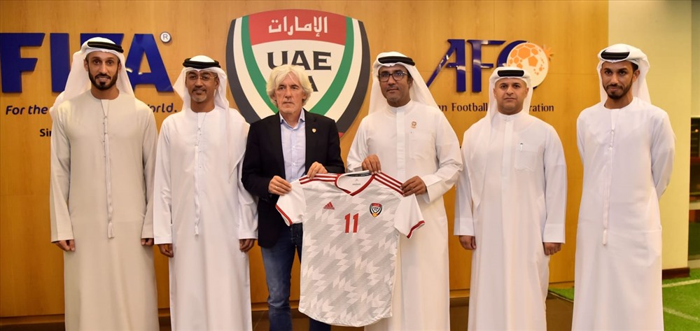 HLV Ivan Jovanovic được chọn vì sự hiểu biết về bóng đá UAE. Ảnh: AFC.