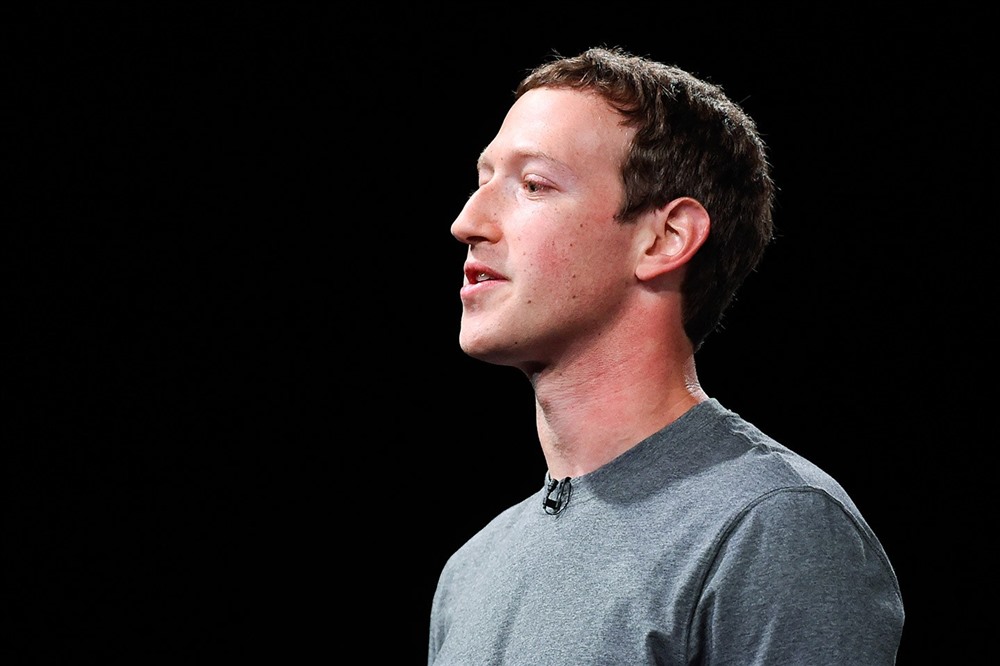 Tính đến ngày 23.12, Forbes ước tính khối tài sản do Mark Zuckerberg sở hữu lên đến 76,4 tỉ USD. Đồng nghĩa với việc tỉ phú này đã vươn lên vị trí thứ 4 trong top những người giàu nhất hành tinh. Ảnh: Vanity Fair