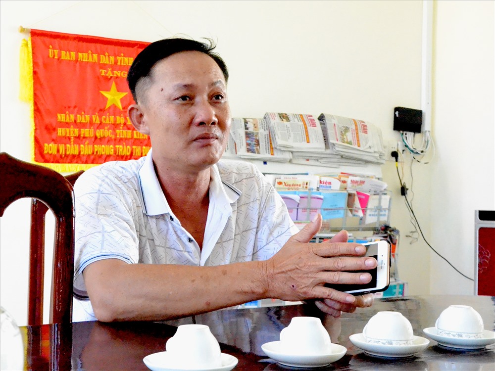 Ông Nguyễn Xuân Kỳ trong lần được lãnh đạo UBND xã Gành Dầu ủy quyền trao đổi với PV Báo Lao Động xung quanh thông tin về Resort Nam Phương. Ảnh: TM