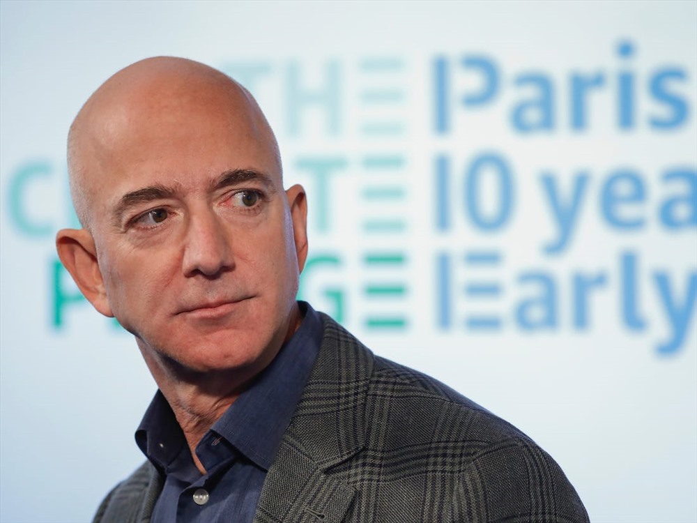 Hiện Jeff Bezos đang có 111,5 tỉ USD. Ông vẫn là người giàu nhất hành tinh. Ảnh: Business Insider