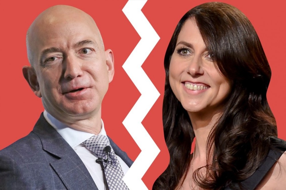 Ông ly dị vợ MacKenzie và chia cho bà số cổ phiếu Amazon trị giá 35,4 tỉ USD. Tính chung trong năm qua tài sản của Jeff Bezos đã giảm tới 13,1 tỉ USD. Ảnh: SCMP