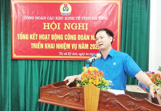 Đồng chí Ngô Đình Vân - Phó Chủ tịch LĐLĐ Hà Tĩnh phát biểu chỉ đạo tại Hội nghị.