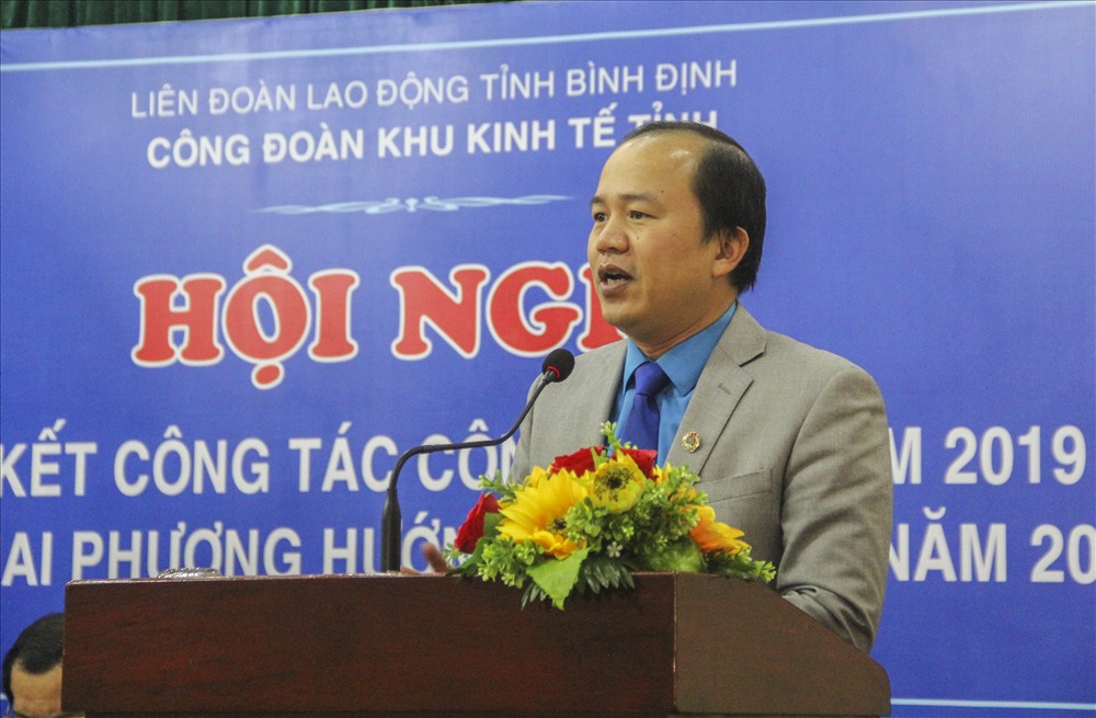 Chủ tịch Công đoàn Khu kinh tế tỉnh Bình Định - Lê Từ Bình phát biểu khai mạc.
