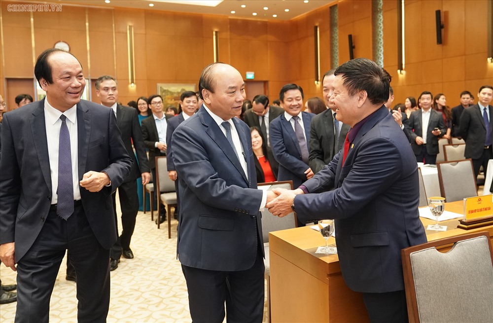 Thủ tướng Chính phủ Nguyễn Xuân Phúc đến dự Hội nghị tổng kết công tác năm 2019, triển khai nhiệm vụ năm 2020 của Văn phòng Chính phủ. Ảnh: VGP/Quang Hiếu