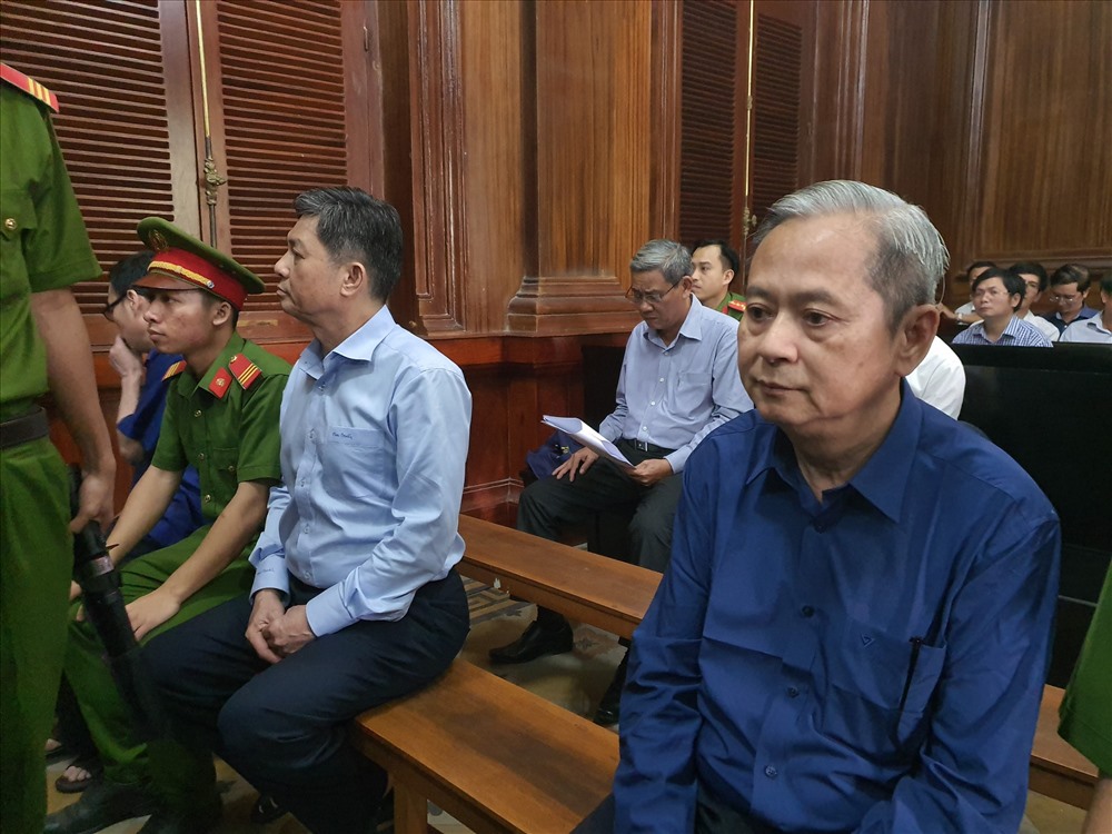 Bị cáo Đào Anh Kiệt và bị cáo Nguyễn Hữu Tín tại toà chiều 26.12.