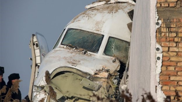 Chiếc Fokker-100 biến mất khỏi radar sáng ngày 27.12 sau khi cất cánh ở Almaty, Kazakhstan. Ảnh: Reuters