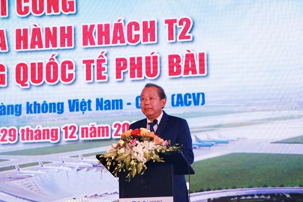 Phó Thủ tướng thường trực Trương Hoà Bình đánh giá cao sự phát triển của ngành hàng không. Ảnh Phúc Đạt