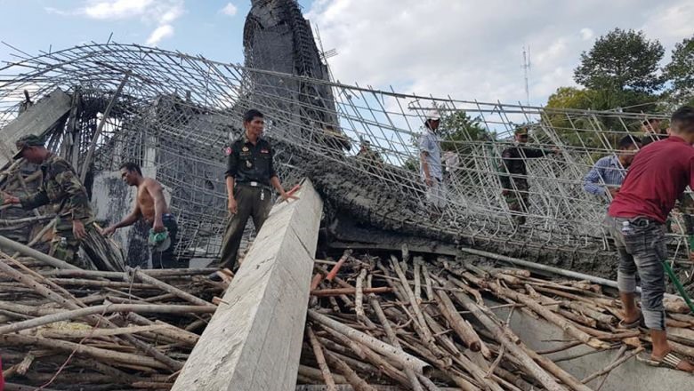 3 người thiệt mạng và 13 người bị thương trong vụ sập ở khuôn viên chùa tại Siem Reap, Campuchia. Ảnh: Phnom Penh Post.