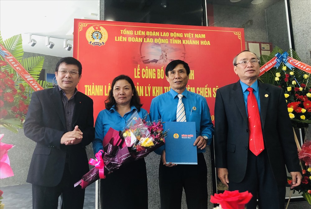 Hai đồng chí cán bộ công đoàn Khánh Hoà được điều động bổ nhiệm thực hiện nhiệm vụ tại Ban quản lý Khu tưởng niệm chiến sỹ Gạc Ma.Ảnh:P.Linh