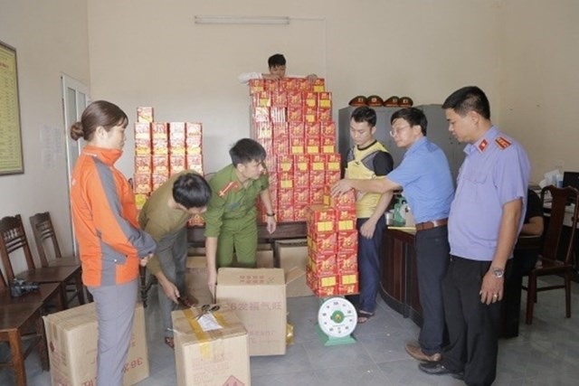Công an huyện Cẩm Xuyên bắt vụ buôn bán hơn 5 tạ pháo vào tháng 11 vừa qua