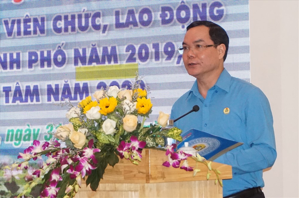 Ông Nguyễn Đình Khang, Chủ tịch Tổng LĐLĐ Việt Nam phát biểu chỉ đạo tại hội nghị.  Ảnh: M.Q