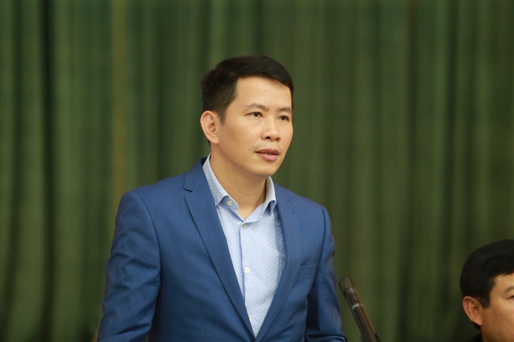 Ông Phạm Tuấn Long - Phó Chủ tịch UBND quận Hoàn Kiếm thông tin báo chí chiều 31.12.