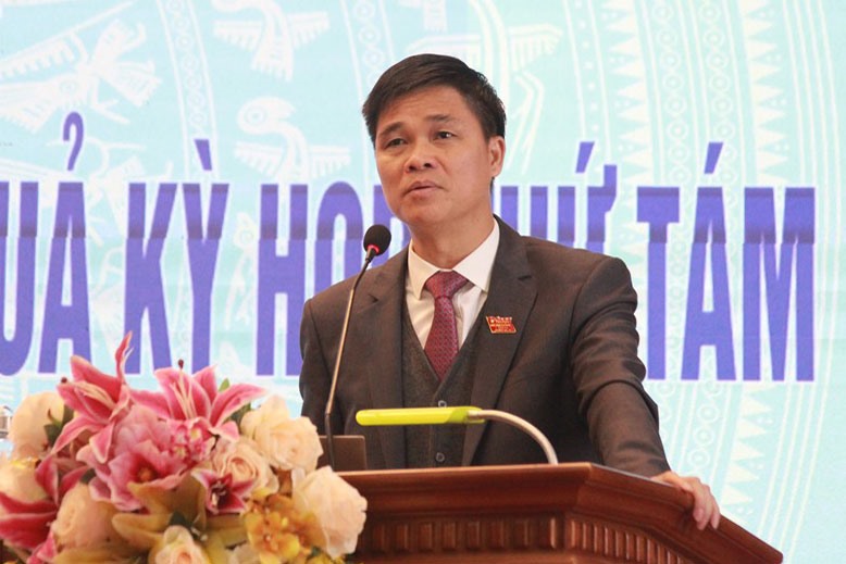 Phó Chủ tịch Tổng LĐLĐVN Ngọ Duy Hiểu phát biểu ý kiến tại buổi tiếp xúc cử tri. Ảnh: Phạm Đông