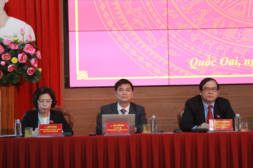 Đoàn đại biểu Quốc hội TP Hà Nội tại buổi tiếp xúc cử tri huyện Quốc Oai. Ảnh: Phạm Đông