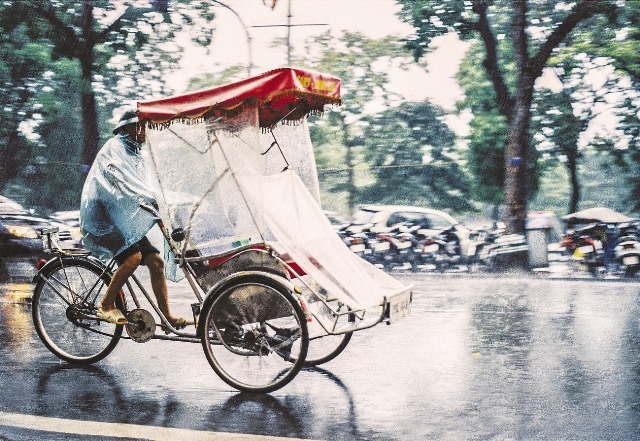 Gói Sài Gòn trên xích lô cô gái mồ côi thắng giải gần 200 triệu đồng   Tuổi Trẻ Online