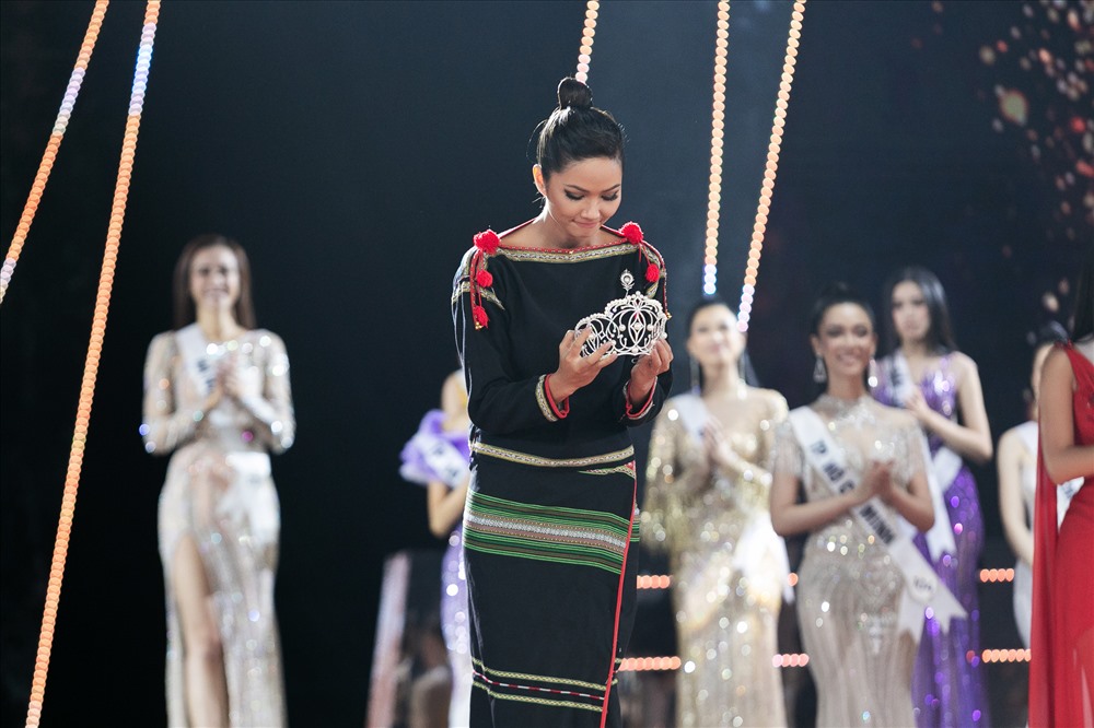 Đây là lần cuối cô sải bước trên sân khấu của Hoa hậu Hoàn vũ Việt Nam với tư cách là đương kim Hoa hậu Hoàn vũ Việt Nam. Ảnh: MUVN.