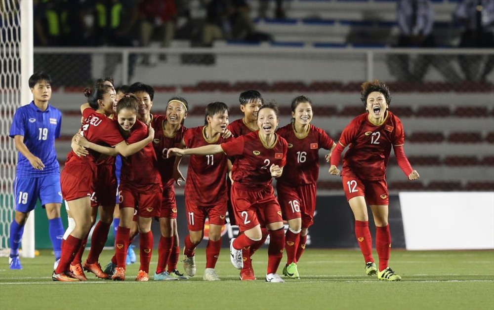 Tuyển nữ Việt Nam đánh bại Thái Lan tỉ số 1-0 để có lần thứ 6 vô địch SEA Games. Ảnh: D.P