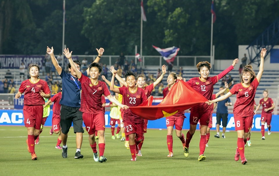 Sau khi đánh bại đội tuyển Thái Lan 1-0 ở trận chung kết sau 120 phút, đội tuyển nữ Việt Nam lên ngôi vô địch SEA Games 30.