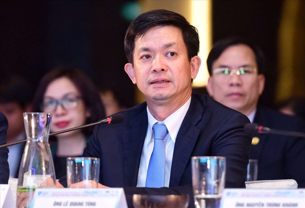 Thứ trưởng bộ Văn hoá Thể thao và Du lịch, Lê Quang Tùng giải thích về vấn đề phát triển quỹ du lịch. Ảnh: Giang Huy.
