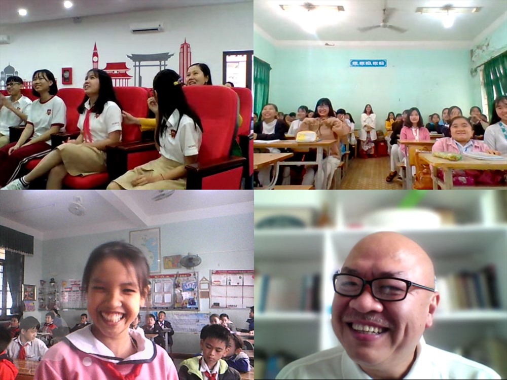 Nhà báo Lê Thanh Phong (Báo Lao Động) nói chuyện với học sinh tỉnh Quảng Trị, Đắc Nông qua skype từ TP Hồ Chí Minh chiều 9.12. Ảnh: Trần Chánh