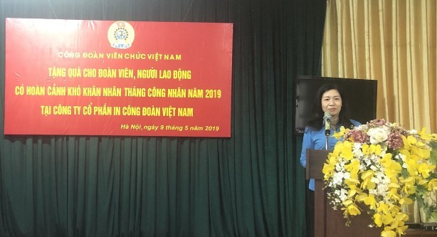Đồng chí Phan Phương Hạnh, Phó Chủ tịch CĐVCVN phát biểu.