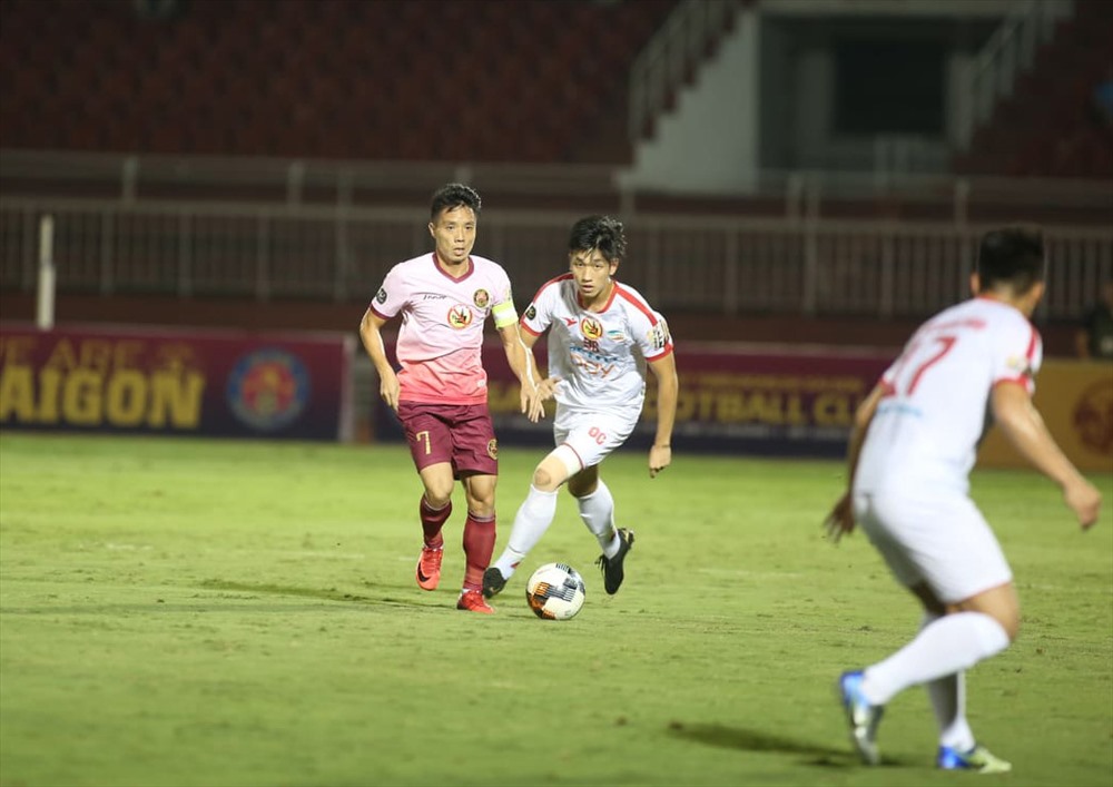 Đội trưởng Ngọc Duy của Sài Gòn FC có màn trình diễn ấn tượng mang về chiến thắng 3-0 cho đội nhà. ẢNh: Đ.V