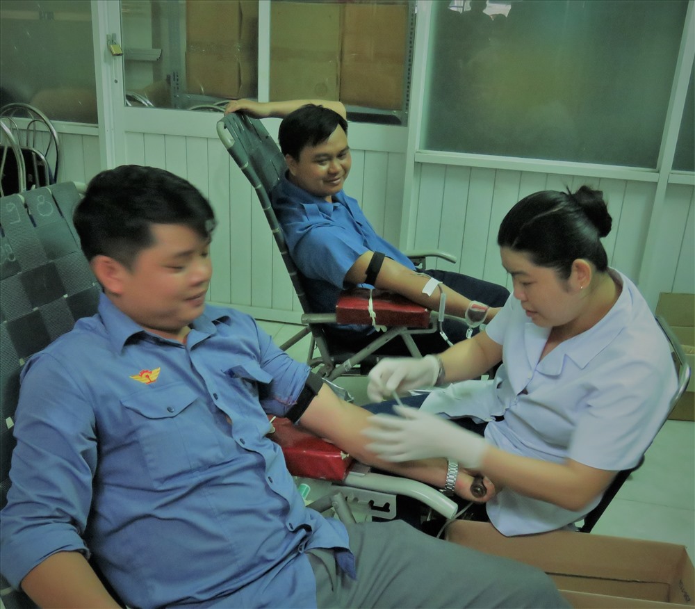 Cán bộ, đoàn viên công đoàn Đoàn Tiếp viên Đường sắt Phương Nam tham gia hiến máu