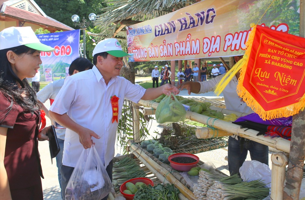 Các loại cây trái được đồng bào Vân Kiều, Pa Cô trồng trên rẫy, đơm hoa kết trái tự nhiên chứ ít được không chăm bón bằng phân bón hoá học hoặc thuốc bảo vệ thực vật. Ảnh: Hưng Thơ.