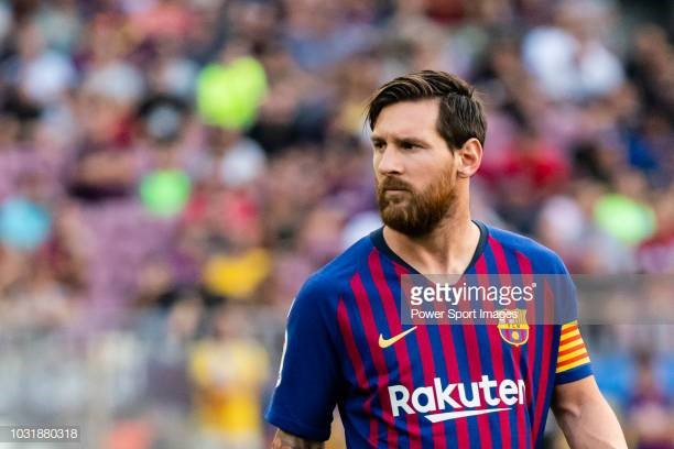 1. Lionel Messi: Với cú đúp trong trận đấu gặp Eibar, siêu sao người Argentina đã giành danh hiệu Pichichi. Ngoài ra, Messi nhiều khả năng sẽ giành thêm danh hiệu Chiếc giày vàng Châu Âu khi bỏ xa người xếp sau Mbappe tới 4 bàn.