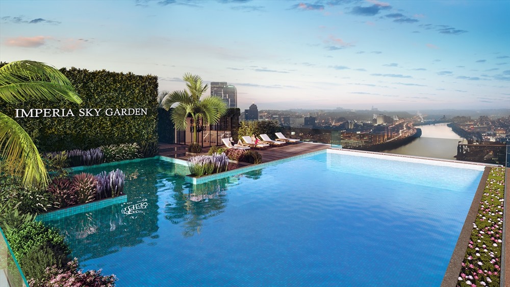 Bể bơi vô cực tại Imperia Sky Garden sẽ mang tới cho các cư dân những kỳ nghỉ hè đúng nghĩa ngay tại căn hộ của mình.