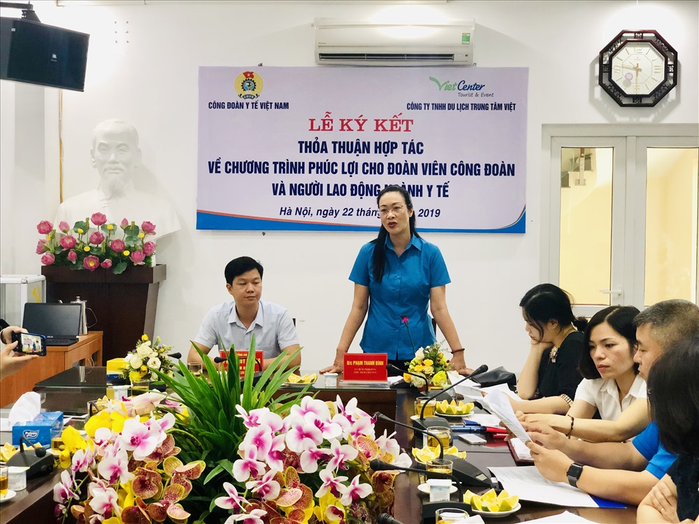 PGS.TS Phạm Thanh Bình - Chủ tịch CĐ Y tế VN - phát biểu tại lễ ký kết.