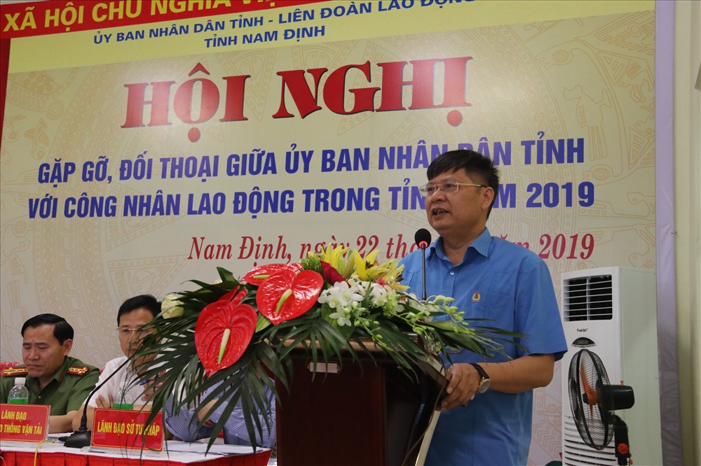 Ông Phan Văn Anh, Phó Chủ tịch Tổng LĐLĐVN phát biểu tại buổi đối thoại