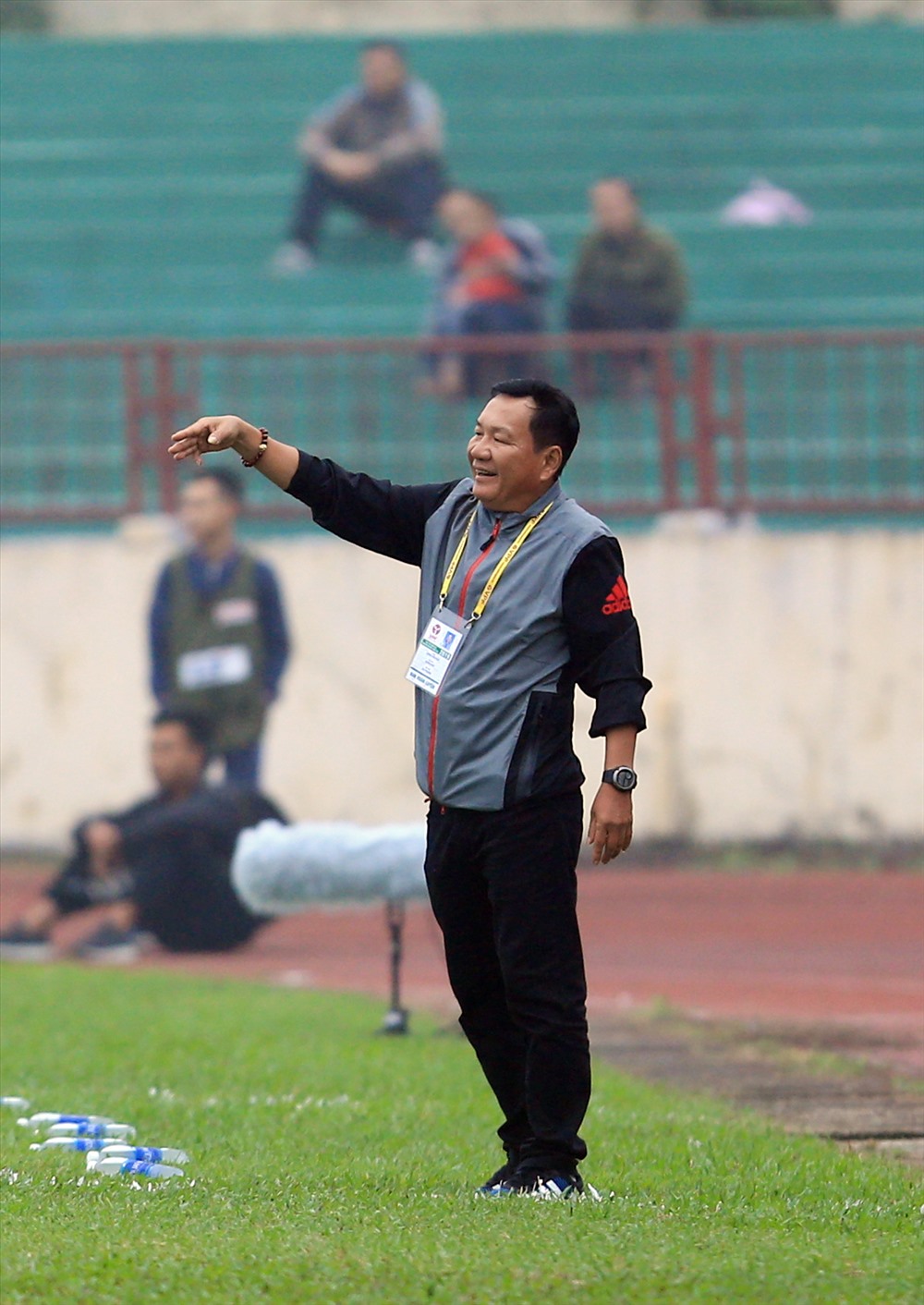 Sự ra đi của HLV Hoàng Văn Phúc thời điểm này khiến không ít cầu thủ của Quảng Nam và NHM bóng đá xứ Quảng cảm thấy tiếc nuối và hụt hẫng.