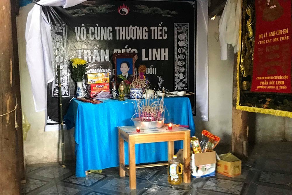 Bàn thờ nạn nhân Trần Văn Linh được lập tại quê nhà