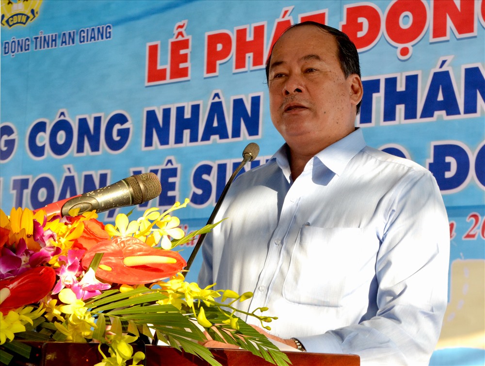 Ông Nguyễn Thanh Bình là người có nhiều hoạt động gắn bó với hoạt động Công đoàn Aqn Giang. Ảnh: LT