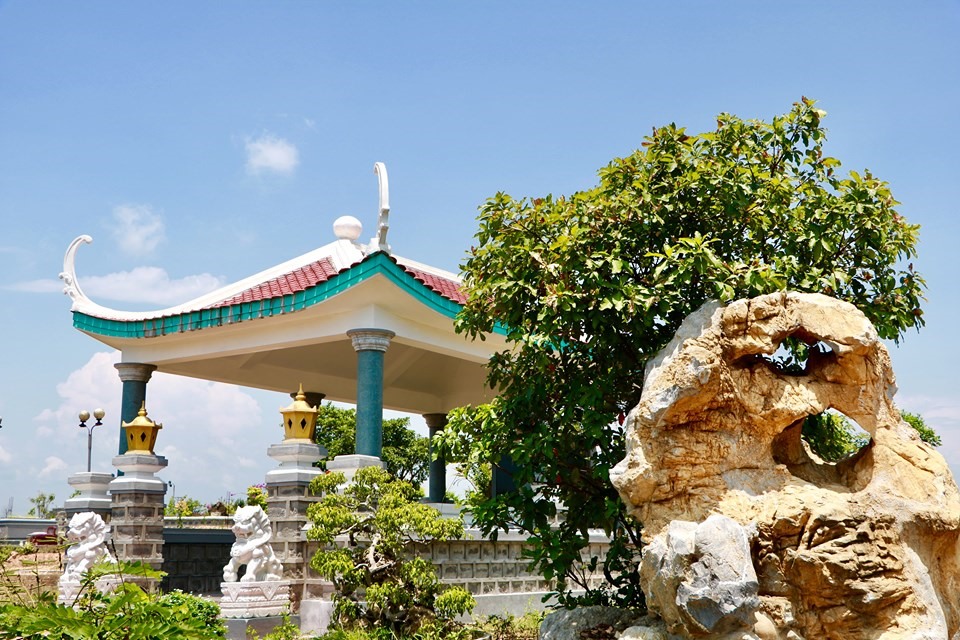 Sơn trang vĩnh hằng là một công trình độc đáo, được quy hoạch bài bản, khoa học, giúp tiết kiệm quỹ đất và bảo vệ môi trường; góp phần giảm gánh nặng cho nhà nước. Hơn cả, Sơn trang Vĩnh Hằng còn là một công viên nghĩa trang mang tầm cỡ quốc gia, hướng đến là địa điểm tham quan, du lịch sinh thái - tâm linh chứ không chỉ là nghĩa trang đơn thuần.